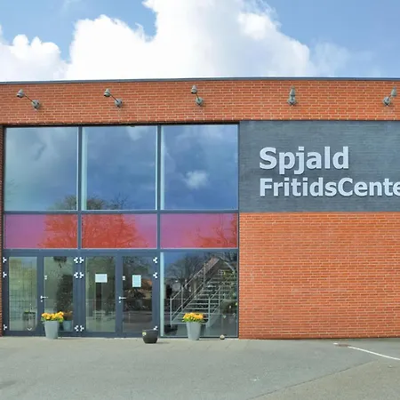 Halvejen I Spjald